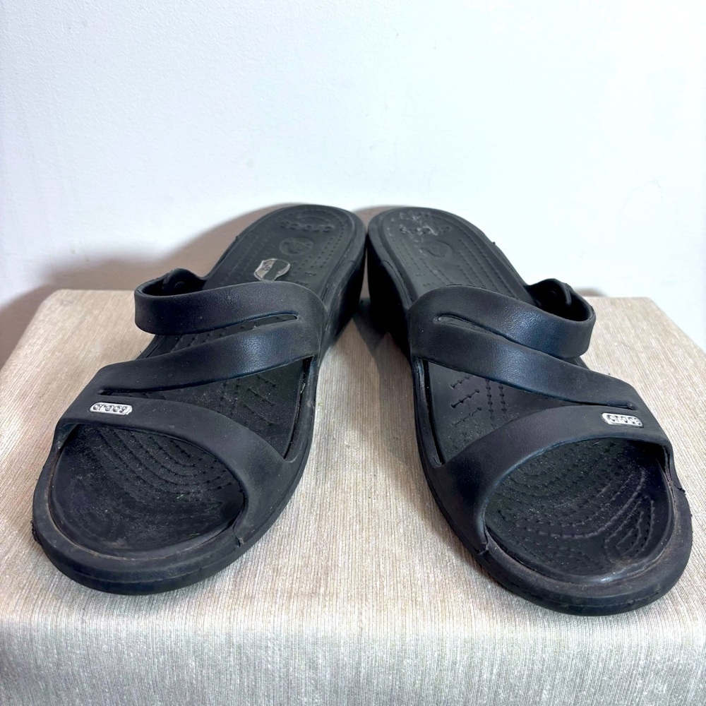 CROCS Sz 9 Patricia Strappy Lightweight All Day Comfort  Insole Slip On Sandals